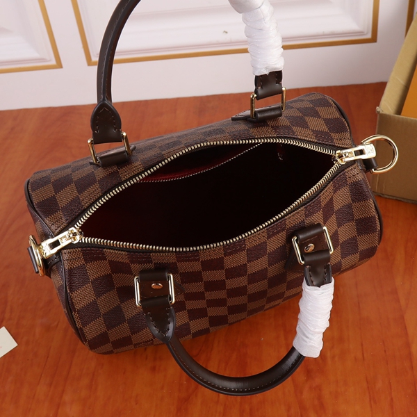 ルイヴィトンバッグ素材ディテール